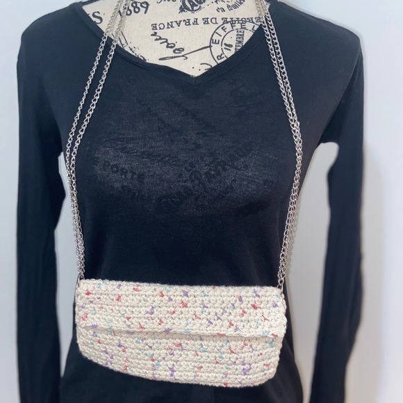 Hand-Knitted Crossbody Bag - Picture 14 of 15